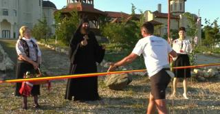 Postul terapeutic sau mersul pe jos 400 de kilometri, fără să mănânci nimic, demonstrat de un ieşean (Video)