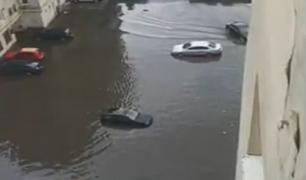 Străzi acoperite de apă şi copaci puşi la pământ. Furtunile au pus stăpânire pe jumătate de ţară (Video)