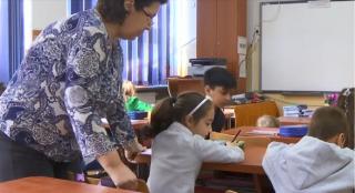 Noul an școlar ar putea începe cu o vacanță forțată pentru elevi, din cauza coronavirusului