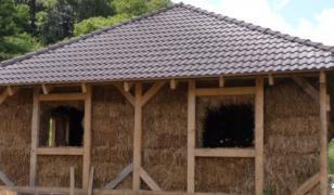 Casele ecologice, din lut și baloți de paie, prind tot mai mult teren în România