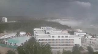 Furtună puternică pe litoral. Judeţul Constanţa, sub Cod Roşu de vijelii (Video)