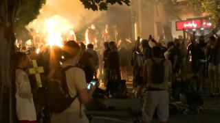 Revoltă la Belgrad. Oamenii nu mai vvor să rămână în case şi cer demisia preşedintelui