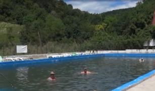 Ștrandul cu apă sărată de la Ocnele Mari, o alternativă la litoral