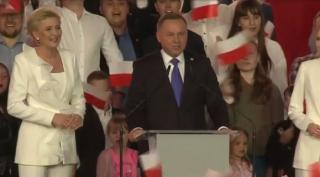 Preşedintele Poloniei a câştigat la limită un nou mandat
