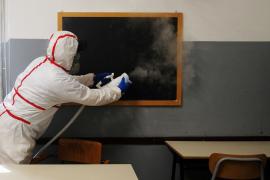 Școlile s-ar putea redeschide din toamnă cu elevii participând prin rotație la orele de curs