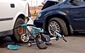 Un copil de 15 ani, care conducea fără permis o mașină cu volan pe dreapta, a provocat un grav accident în Alexandria (Video)