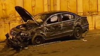 Grav accident rutier în Bucureşti, după ce un autobuz și o mașină s-au izbit violent