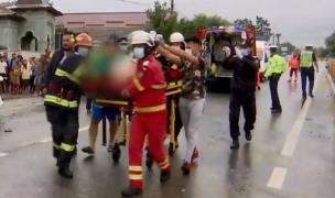 Accident cumplit pe o şosea din Dolj, după ce un șofer a intrat într-o depăşire periculoasă (Video)