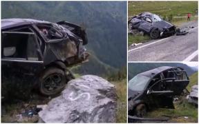 Imagini de la tragedia de pe Transfăgărășan. 3 tineri s-au răsturnat cu mașina în prăpastie, 2 dintre ei, salvați de centură (Video)