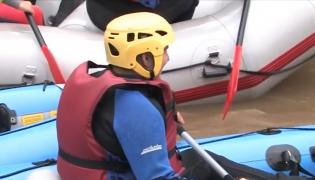 Raftingul pe apele învolburate și reci ale Crișului Repede, la mare căutare de turişti