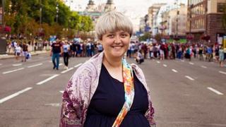 Fotografa Mihaela Noroc a reuşit să strângă 500 de portrete autentice din peste 60 de țări