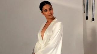 O tânără din Ploieşti a creat o linie de halate şi pijamale, inspirată de pandemie