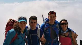 Doi alpiniști români nevăzători povestesc modul în care au escaladat vârful Mont Blanc (Video)