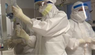 Numărul redus de specialiști pe terapie intensivă și lipsa de paturi ATI dotate complet adâncesc criza sanitară din România provocată de coronavirus