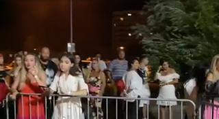 Poliţiştii au intervenit să disperseze cozile formate în faţa cluburilor, pe litoral