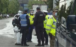 Polițiștii, propuși pentru a-i verifica acasă pe pacienții infectați cu noul coronavirus și care au refuzat internarea