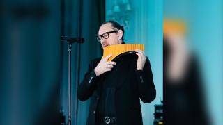 Nicolae Voiculeţ a interpretat Imnului Naţional în faţa Crucii Eroilor din Munţii Bucegi, alături de 40 de artişti