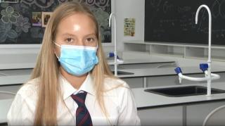 Copiii de 10 ai României. Shiraz Baruch a încheiat fiecare an şcolar cu media 10 și a scris și o carte