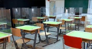 Un antreprenor din Satu Mare a inventat banca şcolară cu protecţie