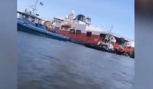 O navă gigant, scăpată de sub control, era să producă o tragedie pe canalul Sulina (Video)