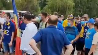 300 de suporteri ai echipei Minerul Maramureş au încercat să vadă, cu forţa, meciul echipei preferate