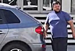 Tatăl preotului acuzat că și-ar fi agresat soția în Bacău: "O faptă pe care amândoi o regretă"