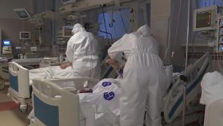 Spitalele Covid-19, sufocate de numărul pacienților. „Dacă nu luăm măsuri, putem să ne trezim săptămâna viitoare şi la 1.600 - 1.800 de cazuri”