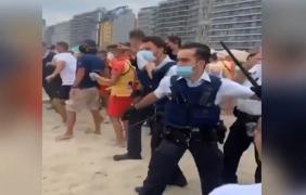 Bătaie generală pe o plajă din Belgia