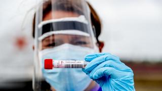 Angajată a Ministerului Sănătății, infectată cu COVID