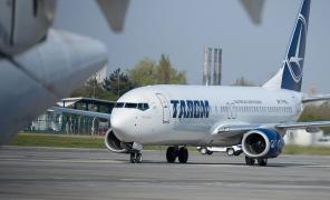 Risc de concedieri masive la TAROM. Lider de sindicat: "Dacă mai şi renunţăm la angajaţi, se vor călca în picioare şi vor fi şefi la şefi"