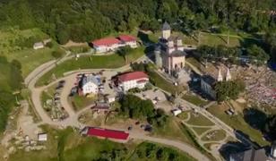 Pelerinaj cu distanţare socială la Icoana Făcătoare de Minuni, de la Mănăstirea Nicula