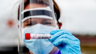 Românii care vin din Spania vor fi obligaţi să stea în carantină 14 zile