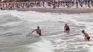 Un tânăr de 20 de ani a fost scos din mare la trei zile de când s-a înecat pe litoral