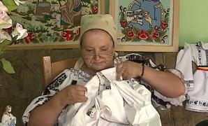 Cum încearcă bătrânii dintr-o localitate din Mureş să păstreze tradiţiile