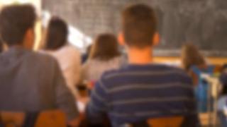 Profesorii condamnați pentru abuz contra elevilor nu mai pot preda