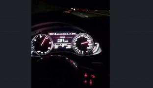 Live pe Facebook la volan, cu 231 km/h, pe o șosea din Timiș: "I-aș da mai tare, dar mi-e că-mi sare antena de pe mașină" (video)