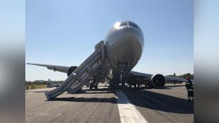 Un avion cu 80 de militari americani, probleme la aterizare pe aeroportul Băneasa (Video)