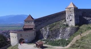 Ca să scape de caniculă, turiștii au dat fuga la munte