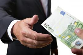 Şeful Poliției Eforie, bănuit că încasa mită de două ori pe săptămână de la comercianții ambulanți de pe plaje