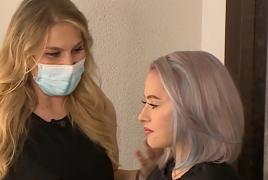 Adi Perjovschi, transformare de look completă, în doi timp și trei mișcări