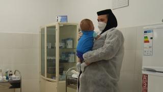 Călugăriţa care a ales să fie medic pentru 1500 de suflete, în Ialomiţa