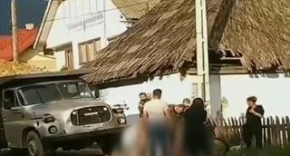 Fetiță de nouă ani, pe bicicletă, accidentată grav de un camion, în Borşa