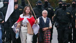 Protestatara de 73 de ani care a devenit simbolul manifestaţiilor opoziţiei din Belarus