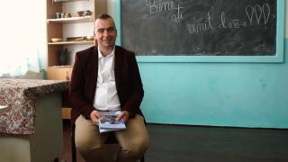 Profesorul din Botoşani care a făcut credit şi a lucrat ca şofer în Spania, ca să-şi ajute elevii