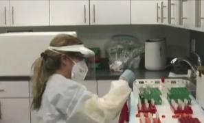 Testele pentru un vaccin anticoronavirus au fost oprite, după ce un voluntar a dezvoltat o reacție adversă severă