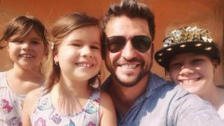 Doru Todoruţ își pregătește fetițele pentru prima zi de școală