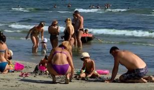 Copiii se bucură de ultimele zile de distracție, înainte de începerea școlii