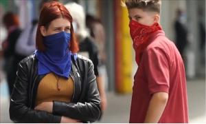 Românii obligați să lucreze de acasă, din cauza pandemiei de coronavirus, ar putea primi bani din partea statului pentru achiziționarea de laptopuri sau tablete