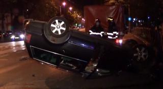 O maşină s-a răsturnat în Sectorul 1 din București