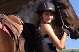 Copiii descoperă echitația și cum să comunice cu caii prin voce, miros și gesturi
